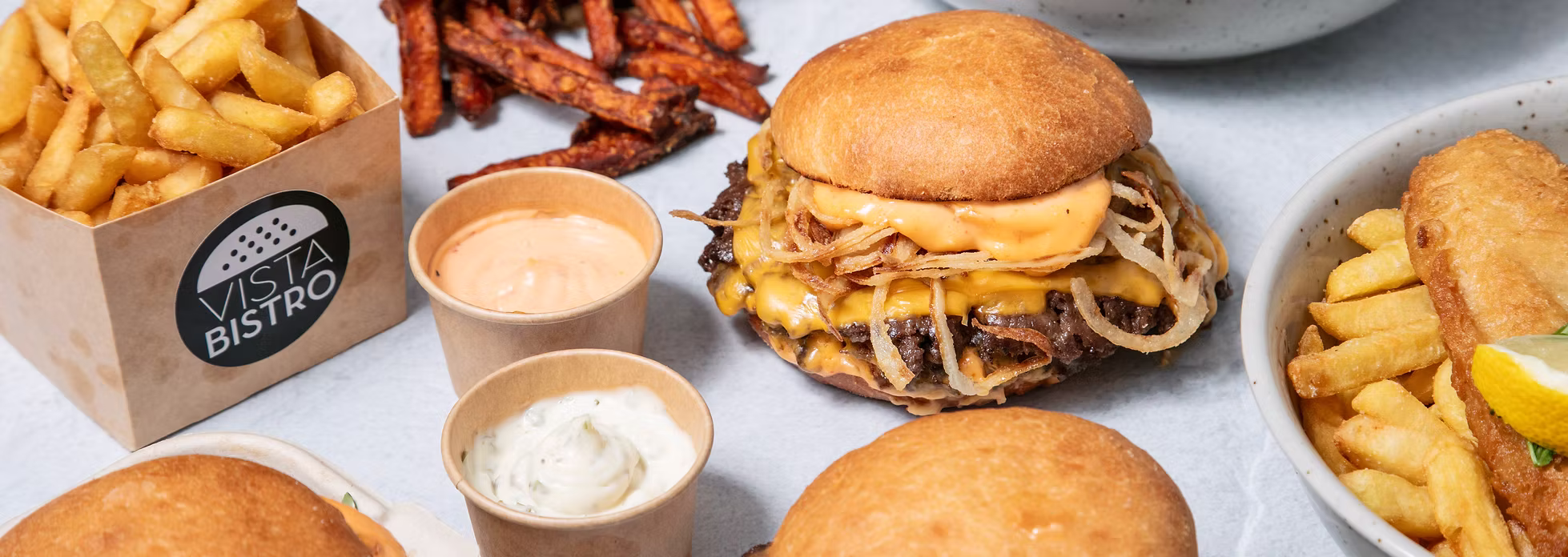Vista Burger — smashburgare, pommes och dipp